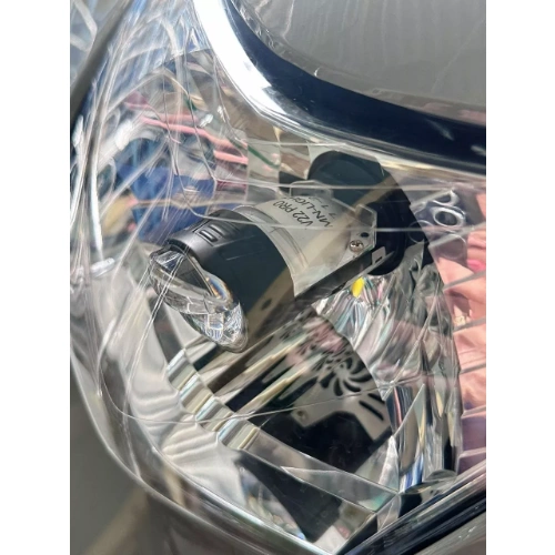 Đèn đẹp sáng tốt lắm. Có tặng kèm đèn hậu audi. Mang ra thợ lắp dễ dàng nhanh gọn. Shop bảo hàng đến 2 năm. Nếu tốt sẽ mua thêm