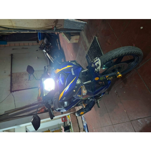 Mình đã nhận được hàng . Vừa mới lắp lên xe , ban đầu thấy đèn cos ngon đường nét cắt sắc nét , đẹp có điều pha thi bình thường. Đèn này ai đi cos thì ngon.Tính mua titanx v3 mà xe có 2 quả trợ sáng l4 rồi nên mua quả này thôi.Shop có tặng kèm bóng hậu mà lỗi ae chú ý tra hàng trước khi đi đơn ạ.

